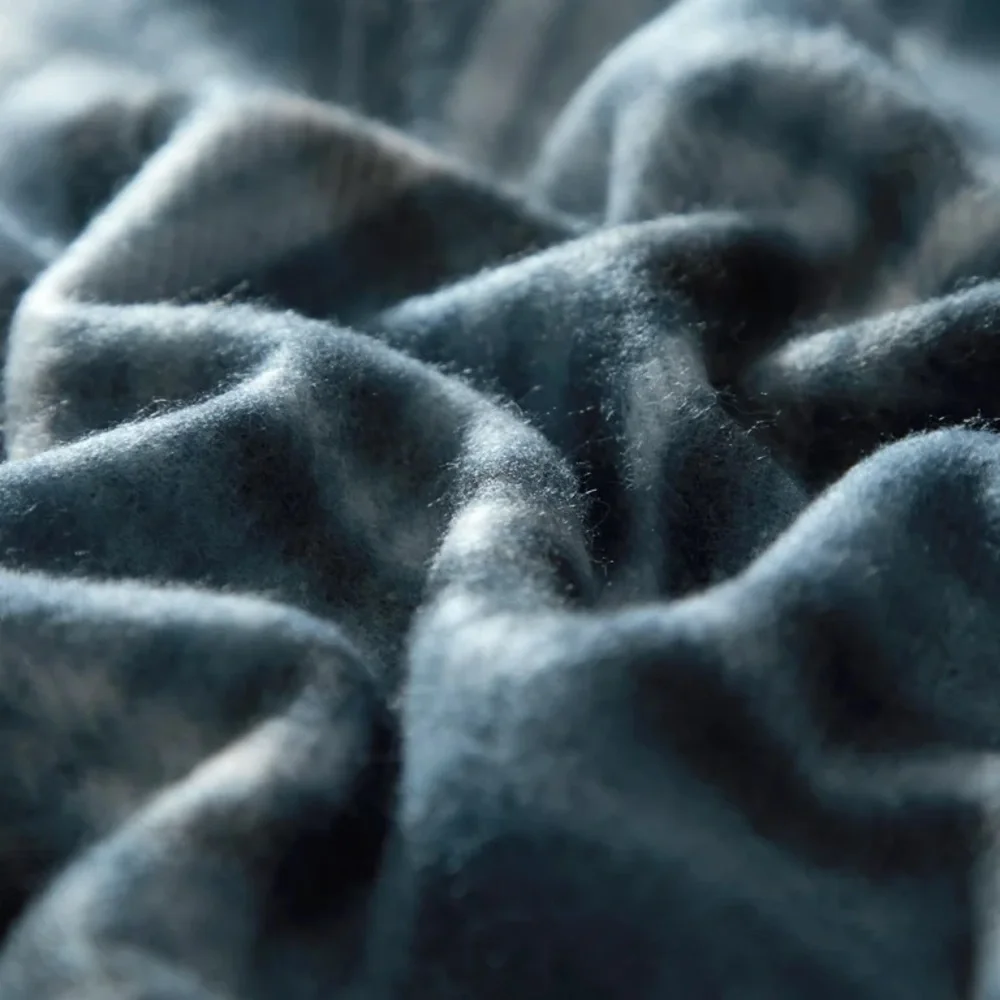 MAINSTAY FLEECE THROW PLAID BLUE BLACK & WHITE BLANKET NEW